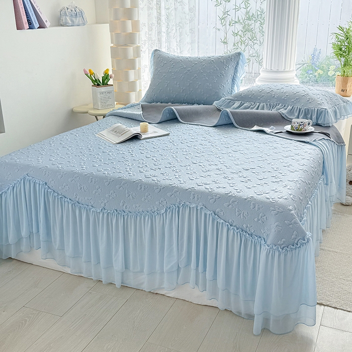 91家纺网 家纺一手货源 找家纺 红夫人 2026新款凉豆豆PE高分子凉感弯边床裙凉席三件套--小确幸（三明治复合+精美手提包） 小确幸蓝色