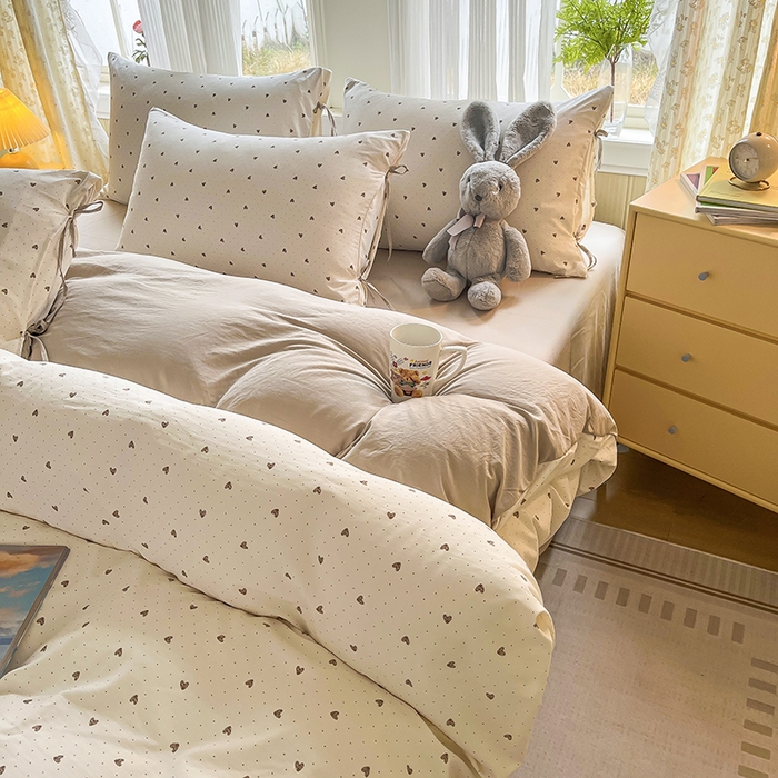 91家纺网 家纺一手货源 找家纺 帛洵家纺 2026新款110g超柔水洗宝宝有氧仿棉四件套（提供买家秀） 小心心-咖