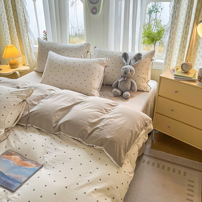 91家纺网 家纺一手货源 找家纺 帛洵家纺 2026新款110g超柔水洗宝宝有氧仿棉四件套（提供买家秀） 小心心-咖