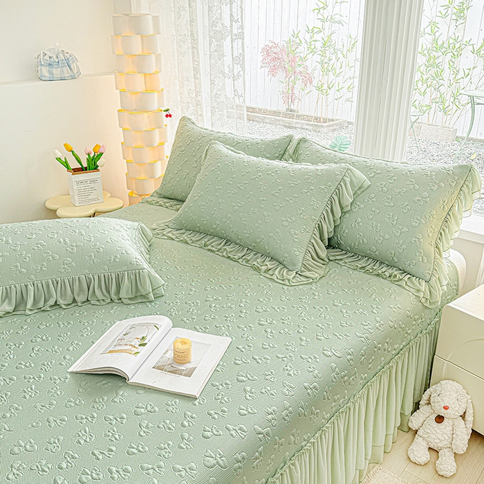 91家纺网 家纺一手货源 找家纺 红夫人 2026新款凉豆豆PE高分子凉感弯边床裙凉席三件套--小确幸（三明治复合+精美手提包） 小确幸绿色