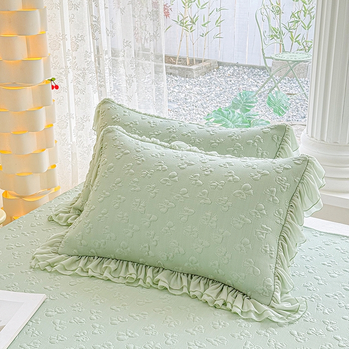 91家纺网 家纺一手货源 找家纺 红夫人 2026新款凉豆豆PE高分子凉感弯边床裙凉席三件套--小确幸（三明治复合+精美手提包） 小确幸绿色