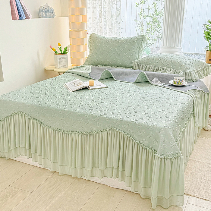 91家纺网 家纺一手货源 找家纺 红夫人 2026新款凉豆豆PE高分子凉感弯边床裙凉席三件套--小确幸（三明治复合+精美手提包） 小确幸绿色