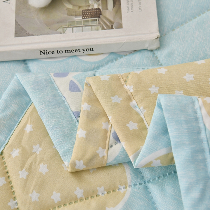 91家纺网 家纺一手货源 找家纺 培童   2025新款超声波亲肤绒夏被夏凉被直播爆款超声波夏被空调被礼品被 云朵