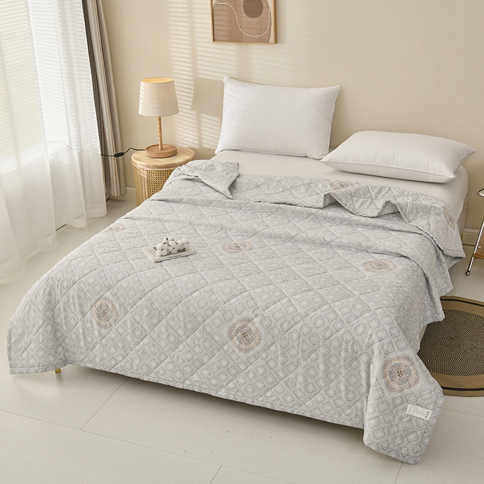 91家纺网 家纺一手货源 找家纺 培童   2025新款超声波亲肤绒夏被夏凉被直播爆款超声波夏被空调被礼品被 简约  灰