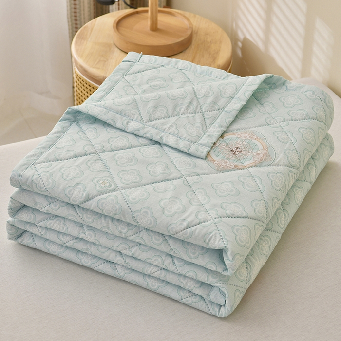 91家纺网 家纺一手货源 找家纺 培童   2025新款超声波亲肤绒夏被夏凉被直播爆款超声波夏被空调被礼品被 简约  蓝