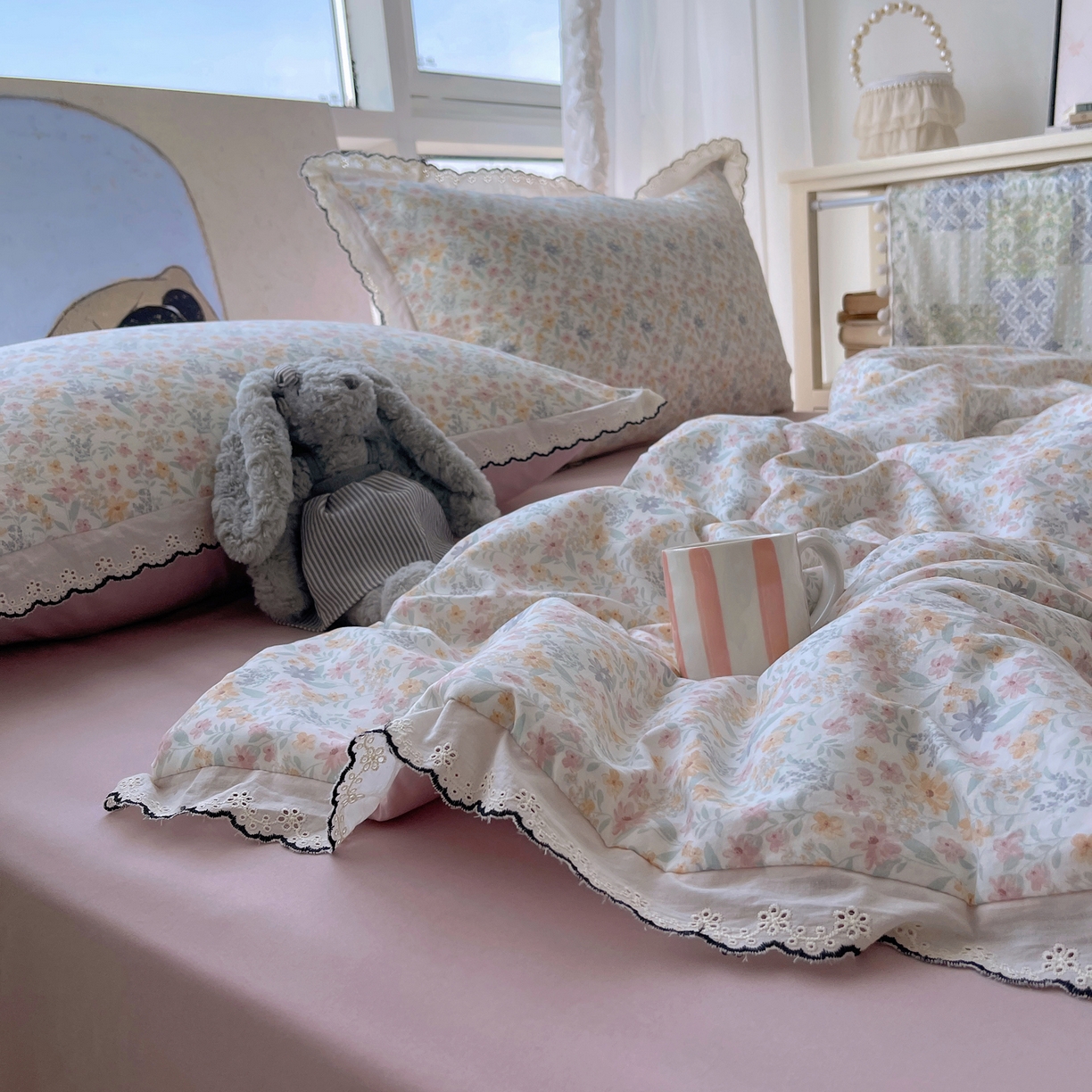 91家纺网 家纺一手货源 找家纺 梵克保罗 2026春夏新款10A抗菌全棉黑色花边云朵棉单夏被/夏被四件套空调被 云朵棉-晴花漾