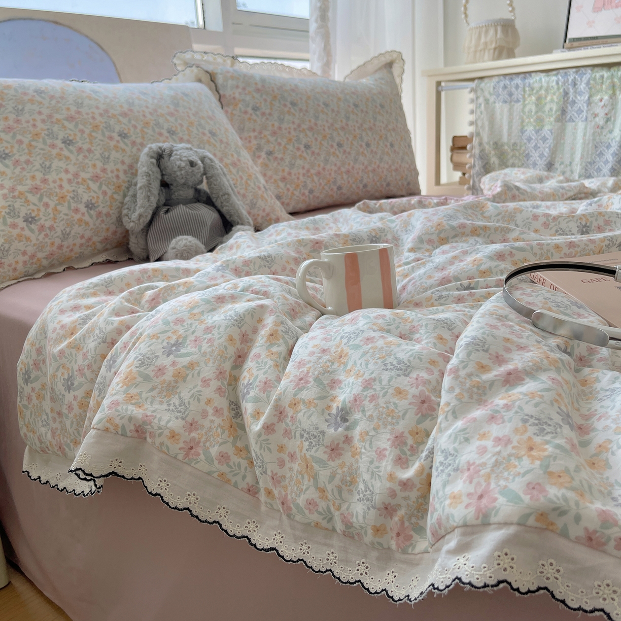 91家纺网 家纺一手货源 找家纺 梵克保罗 2026春夏新款10A抗菌全棉黑色花边云朵棉单夏被/夏被四件套空调被 云朵棉-晴花漾