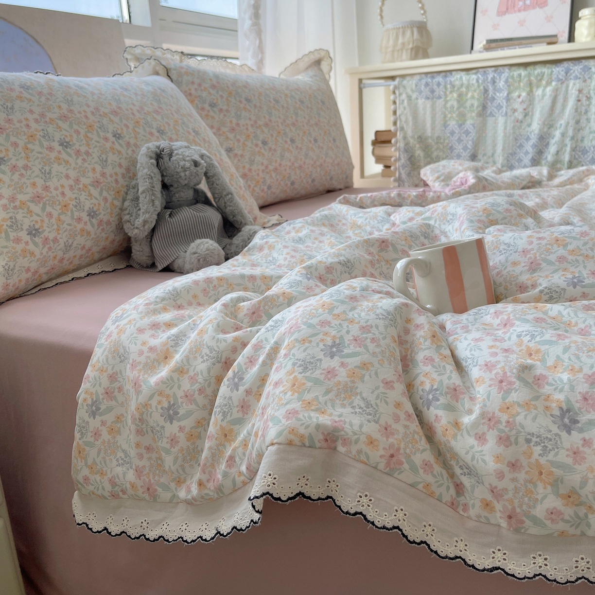 91家纺网 家纺一手货源 找家纺 梵克保罗 2026春夏新款10A抗菌全棉黑色花边云朵棉单夏被/夏被四件套空调被 云朵棉-晴花漾