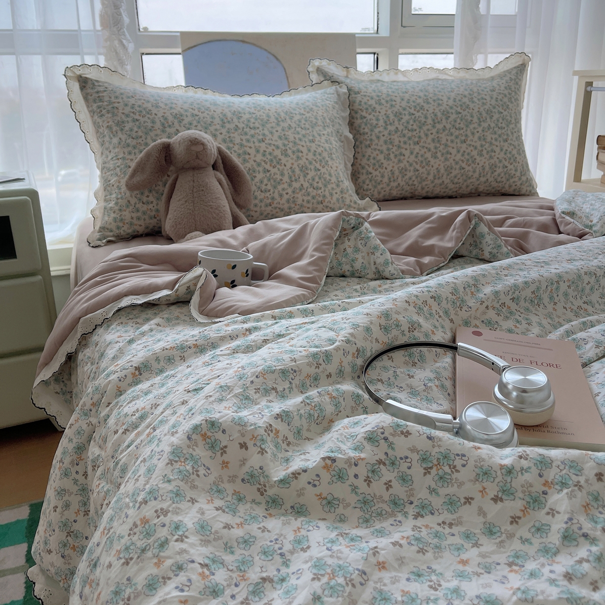 91家纺网 家纺一手货源 找家纺 梵克保罗 2026春夏新款10A抗菌全棉黑色花边云朵棉单夏被/夏被四件套空调被 云朵棉-青芜花野