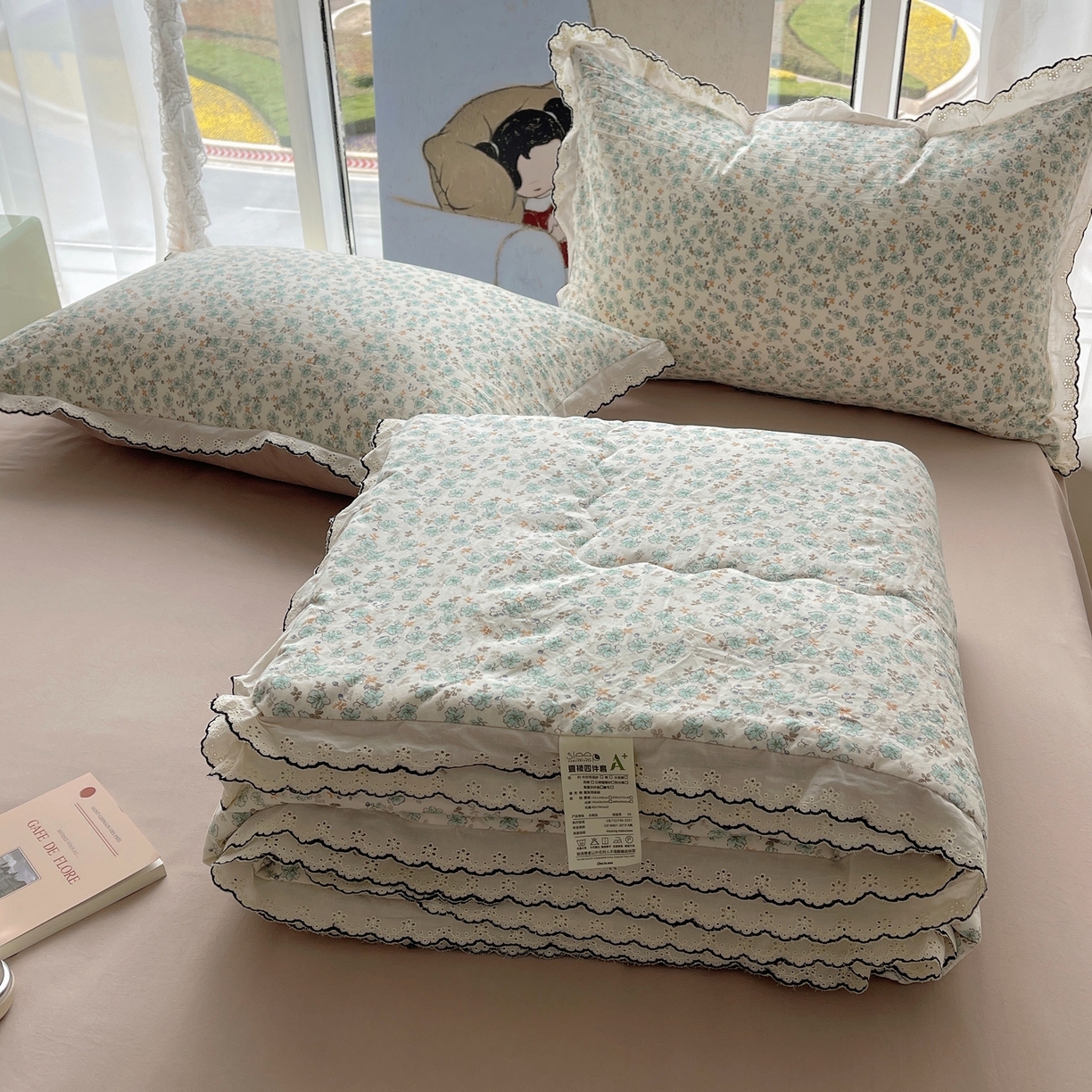 91家纺网 家纺一手货源 找家纺 梵克保罗 2026春夏新款10A抗菌全棉黑色花边云朵棉单夏被/夏被四件套空调被 云朵棉-青芜花野