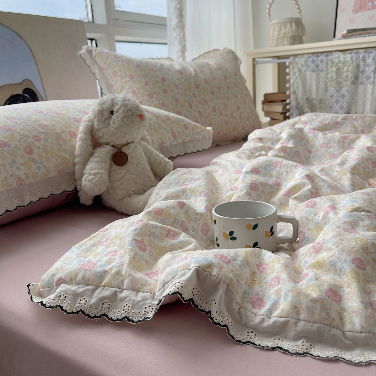 91家纺网 家纺一手货源 找家纺 梵克保罗 2026春夏新款10A抗菌全棉黑色花边云朵棉单夏被/夏被四件套空调被 云朵棉-花团粉簇