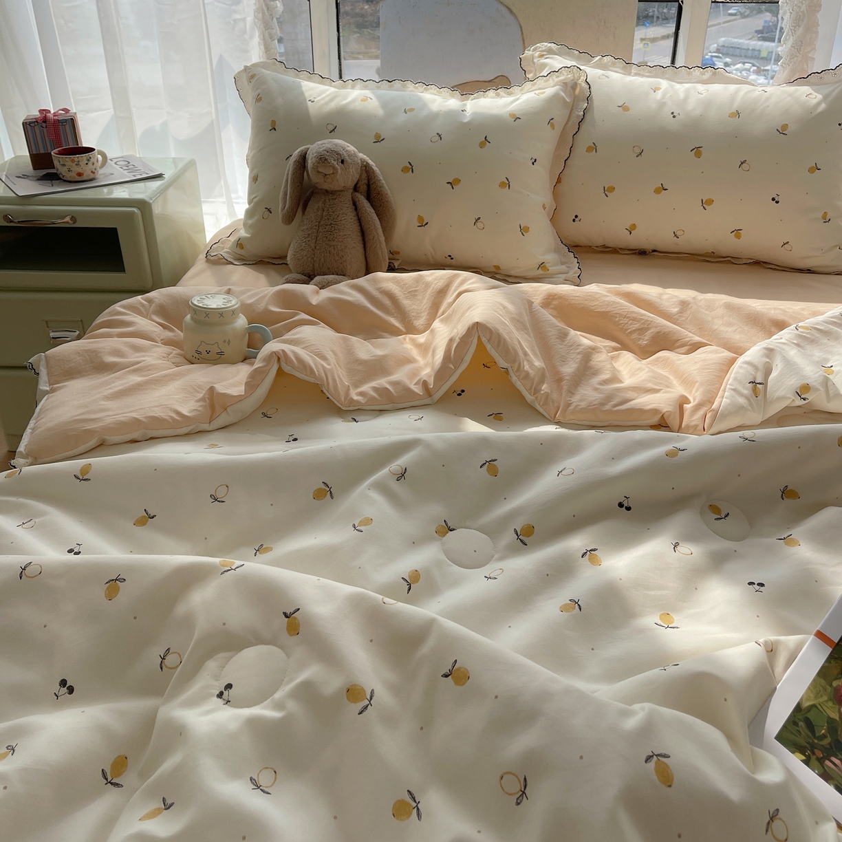 91家纺网 家纺一手货源 找家纺 梵克保罗 2026春夏新款10A抗菌全棉黑色花边云朵棉单夏被/夏被四件套空调被 云朵棉-禾风果语