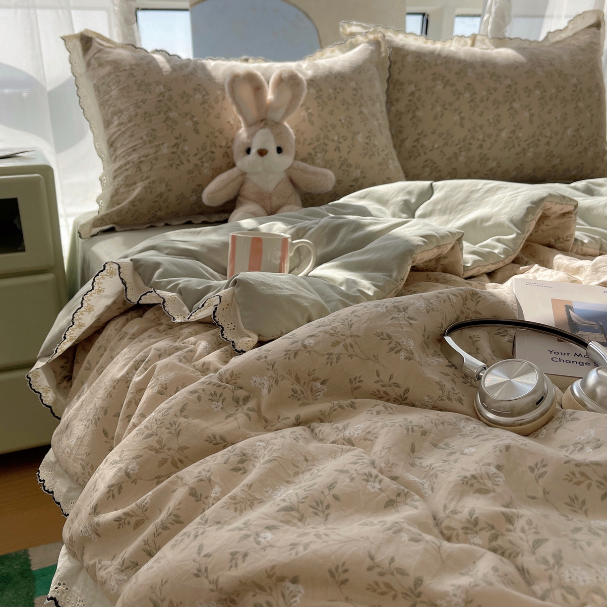 91家纺网 家纺一手货源 找家纺 梵克保罗 2026春夏新款10A抗菌全棉黑色花边云朵棉单夏被/夏被四件套空调被 云朵棉-茶花绘