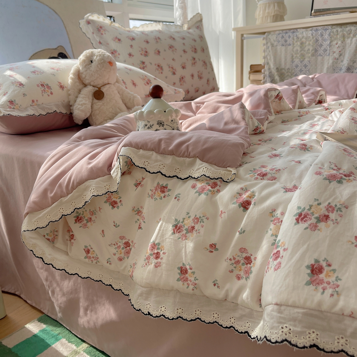 91家纺网 家纺一手货源 找家纺 梵克保罗 2026春夏新款10A抗菌全棉黑色花边云朵棉单夏被/夏被四件套空调被 云朵棉-素白繁花