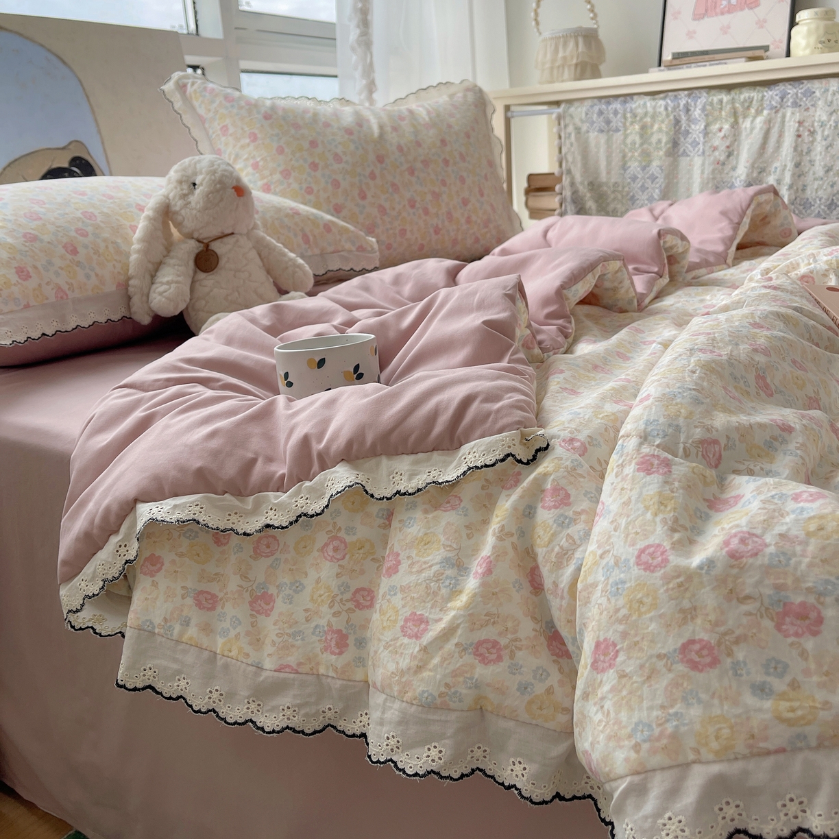 91家纺网 家纺一手货源 找家纺 梵克保罗 2026春夏新款10A抗菌全棉黑色花边云朵棉单夏被/夏被四件套空调被 云朵棉-花团粉簇