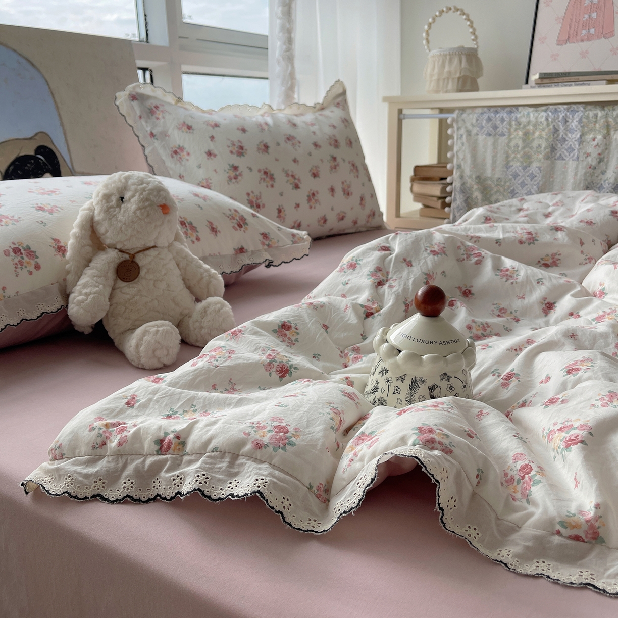 91家纺网 家纺一手货源 找家纺 梵克保罗 2026春夏新款10A抗菌全棉黑色花边云朵棉单夏被/夏被四件套空调被 云朵棉-素白繁花