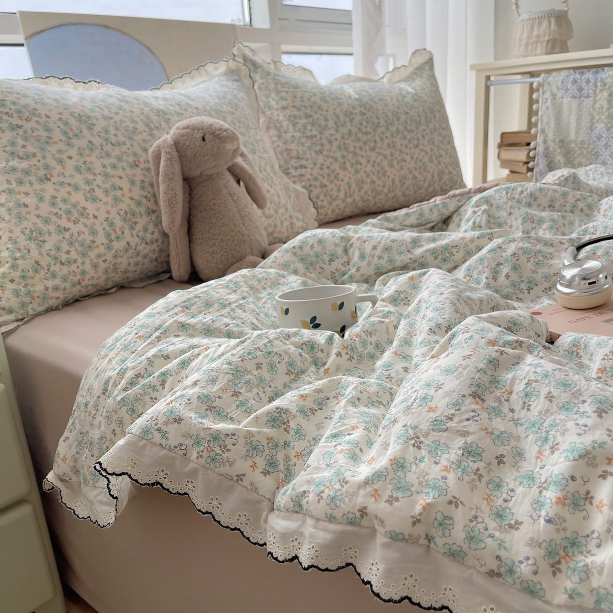 91家纺网 家纺一手货源 找家纺 梵克保罗 2026春夏新款10A抗菌全棉黑色花边云朵棉单夏被/夏被四件套空调被 云朵棉-青芜花野