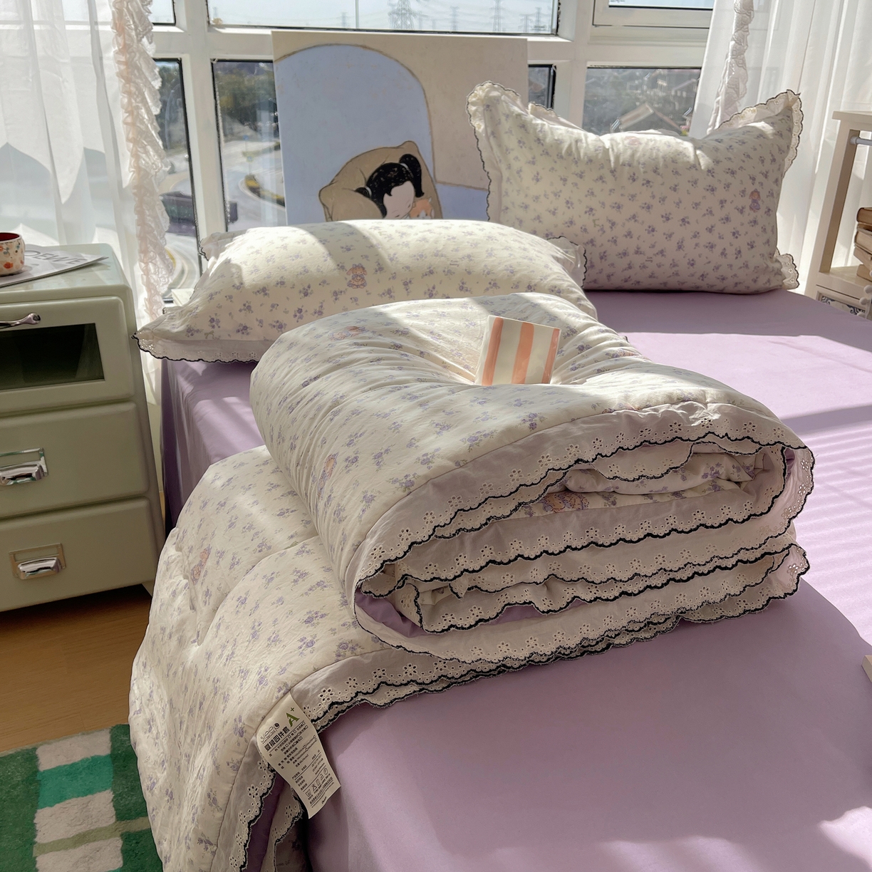 91家纺网 家纺一手货源 找家纺 梵克保罗 2026春夏新款10A抗菌全棉黑色花边云朵棉单夏被/夏被四件套空调被 云朵棉-甜囡紫絮