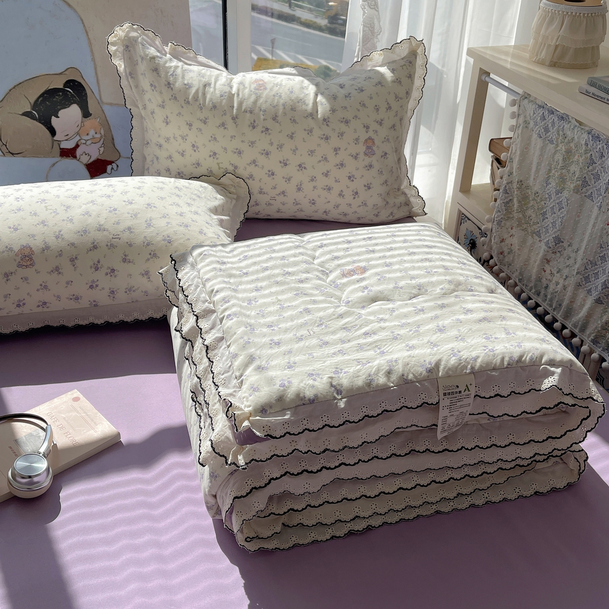 91家纺网 家纺一手货源 找家纺 梵克保罗 2026春夏新款10A抗菌全棉黑色花边云朵棉单夏被/夏被四件套空调被 云朵棉-甜囡紫絮