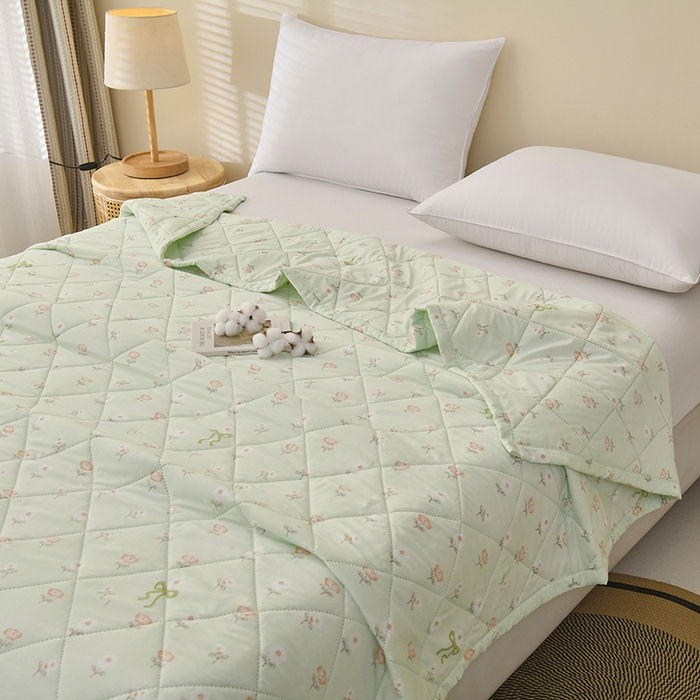 91家纺网 家纺一手货源 找家纺 培童   2025新款超声波亲肤绒夏被夏凉被直播爆款超声波夏被空调被礼品被 清新夏日