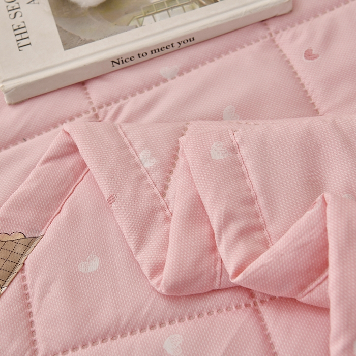 91家纺网 家纺一手货源 找家纺 培童   2025新款超声波亲肤绒夏被夏凉被直播爆款超声波夏被空调被礼品被 小马乐园