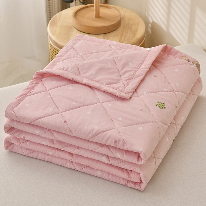 91家纺网 家纺一手货源 找家纺 培童   2025新款超声波亲肤绒夏被夏凉被直播爆款超声波夏被空调被礼品被 小马乐园