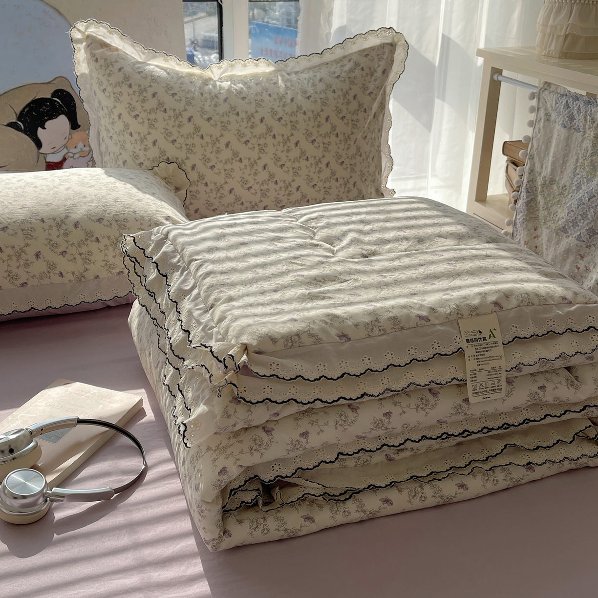 91家纺网 家纺一手货源 找家纺 梵克保罗 2026春夏新款10A抗菌全棉黑色花边云朵棉单夏被/夏被四件套空调被 云朵棉-紫萝香