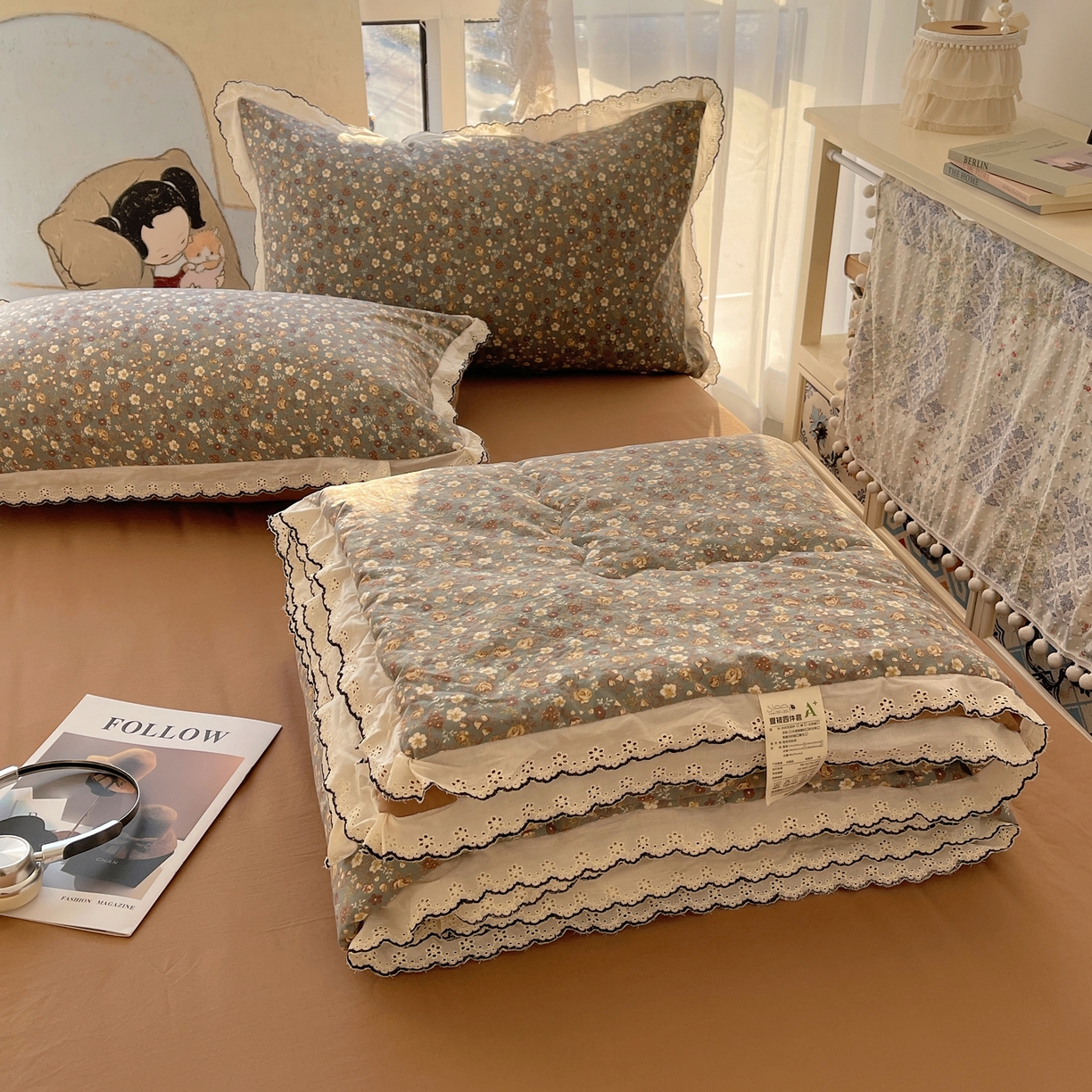 91家纺网 家纺一手货源 找家纺 梵克保罗 2026春夏新款10A抗菌全棉黑色花边云朵棉单夏被/夏被四件套空调被 云朵棉-森系蔷薇