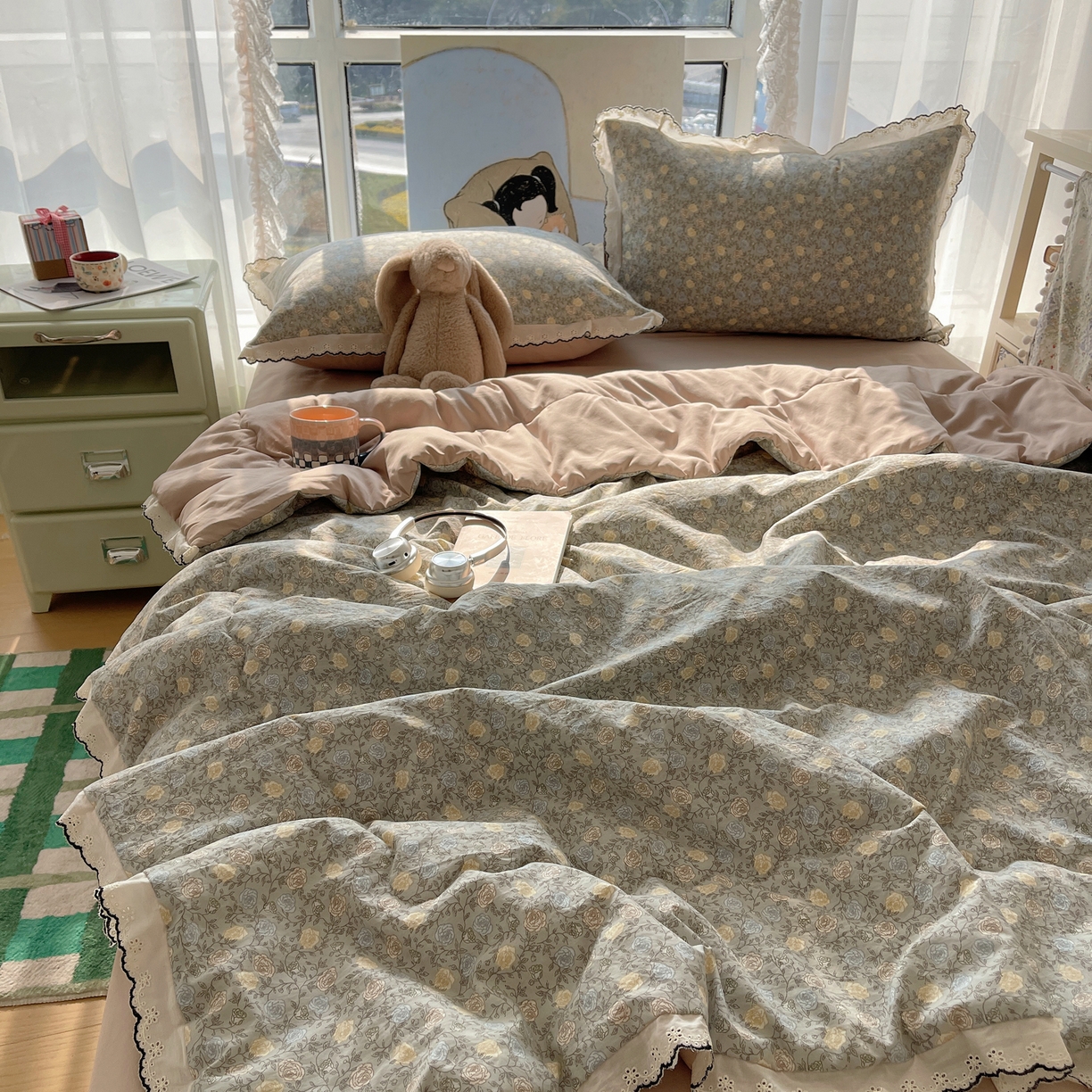 91家纺网 家纺一手货源 找家纺 梵克保罗 2026春夏新款10A抗菌全棉黑色花边云朵棉单夏被/夏被四件套空调被 云朵棉-森系蔷薇