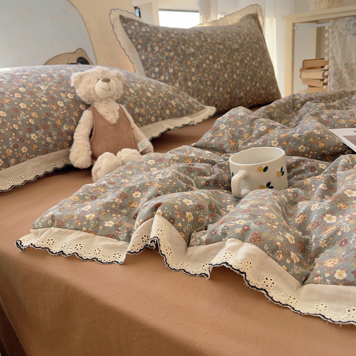 91家纺网 家纺一手货源 找家纺 梵克保罗 2026春夏新款10A抗菌全棉黑色花边云朵棉单夏被/夏被四件套空调被 云朵棉-青黛花笺