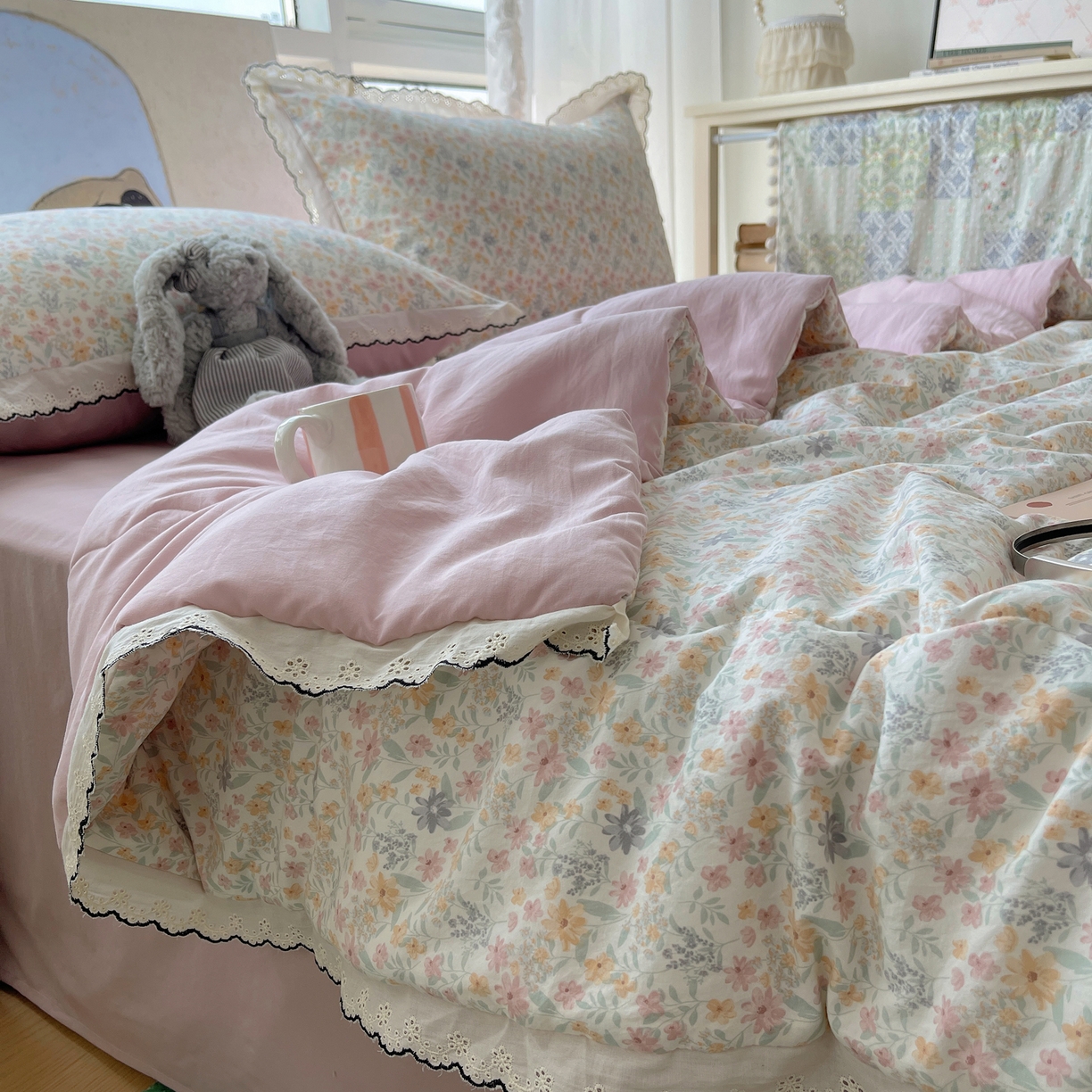 91家纺网 家纺一手货源 找家纺 梵克保罗 2026春夏新款10A抗菌全棉黑色花边云朵棉单夏被/夏被四件套空调被 云朵棉-晴花漾