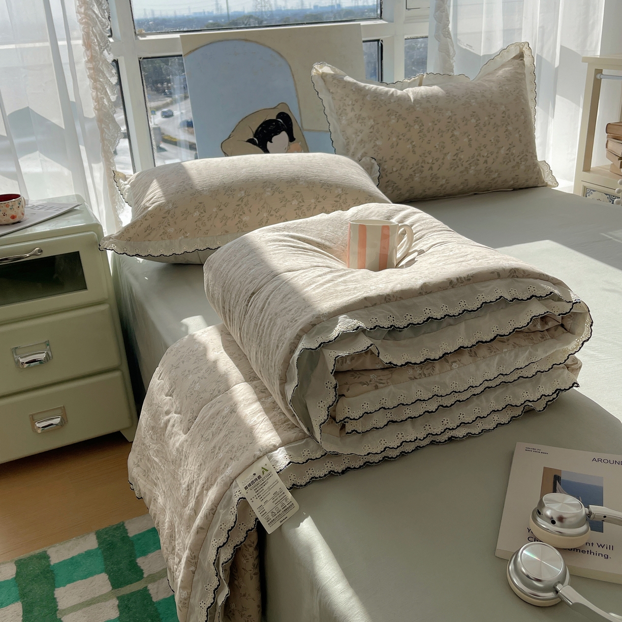 91家纺网 家纺一手货源 找家纺 梵克保罗 2026春夏新款10A抗菌全棉黑色花边云朵棉单夏被/夏被四件套空调被 云朵棉-茶花绘