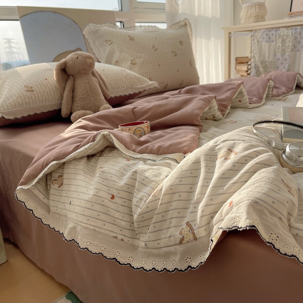 91家纺网 家纺一手货源 找家纺 梵克保罗 2026春夏新款10A抗菌全棉黑色花边云朵棉单夏被/夏被四件套空调被 云朵棉-爱心马