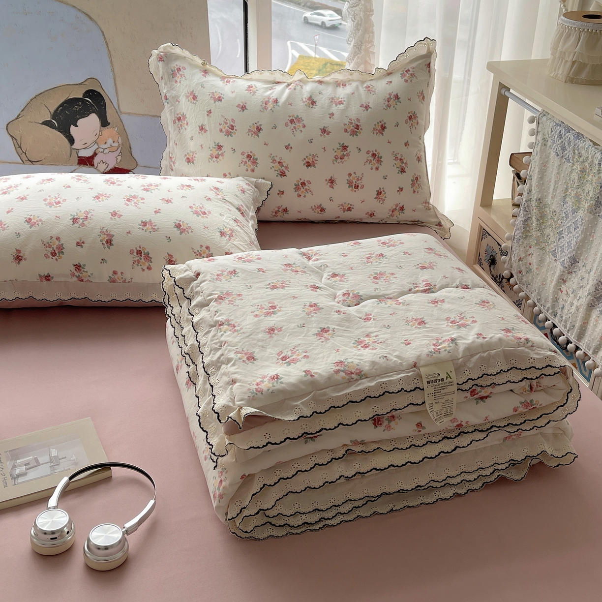 91家纺网 家纺一手货源 找家纺 梵克保罗 2026春夏新款10A抗菌全棉黑色花边云朵棉单夏被/夏被四件套空调被 云朵棉-素白繁花