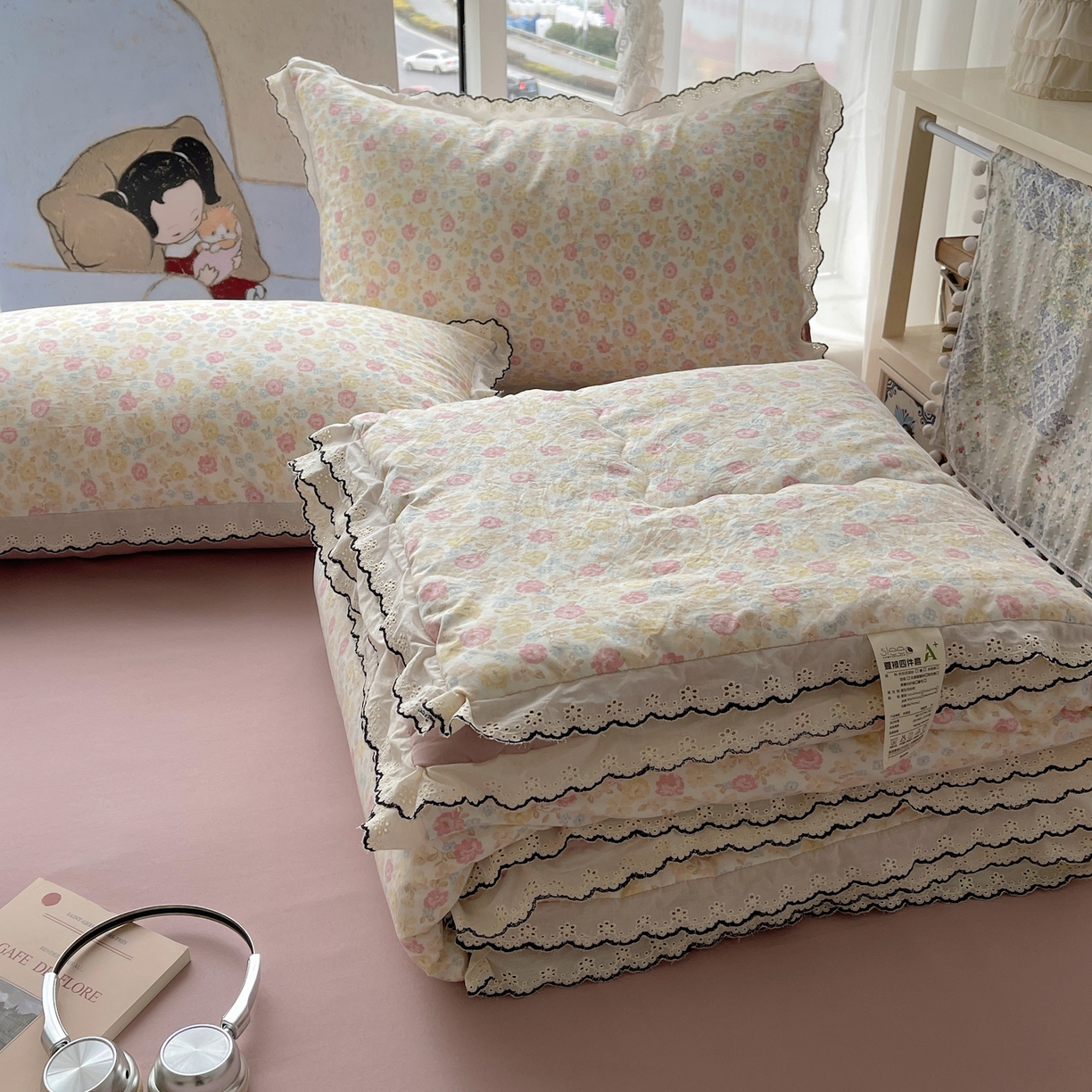 91家纺网 家纺一手货源 找家纺 梵克保罗 2026春夏新款10A抗菌全棉黑色花边云朵棉单夏被/夏被四件套空调被 云朵棉-花团粉簇