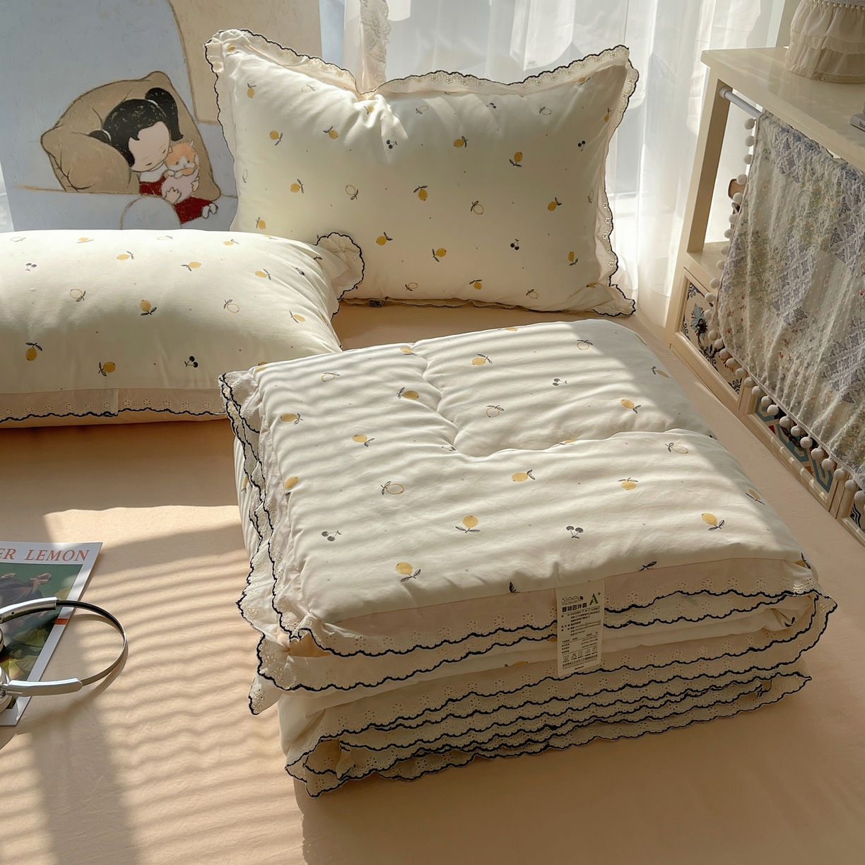 91家纺网 家纺一手货源 找家纺 梵克保罗 2026春夏新款10A抗菌全棉黑色花边云朵棉单夏被/夏被四件套空调被 云朵棉-禾风果语