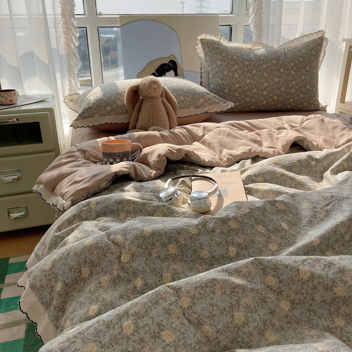 91家纺网 家纺一手货源 找家纺 梵克保罗 2026春夏新款10A抗菌全棉黑色花边云朵棉单夏被/夏被四件套空调被 云朵棉-森系蔷薇