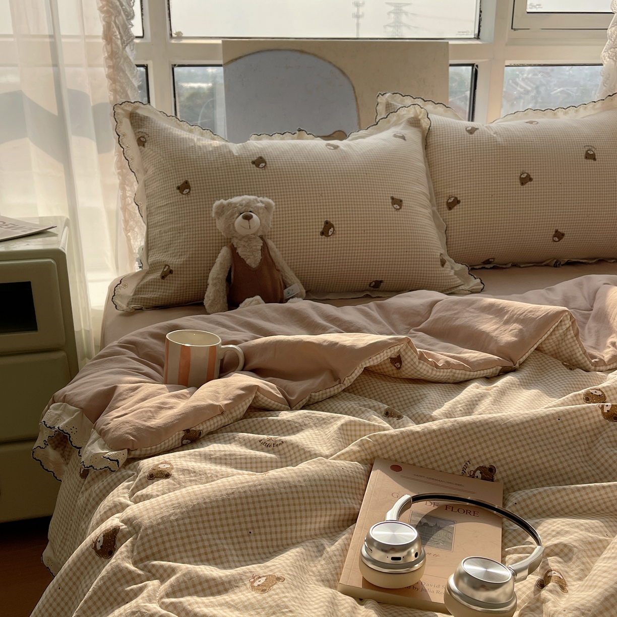 91家纺网 家纺一手货源 找家纺 梵克保罗 2026春夏新款10A抗菌全棉黑色花边云朵棉单夏被/夏被四件套空调被 云朵棉-格纹小熊