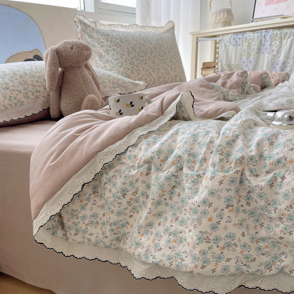 91家纺网 家纺一手货源 找家纺 梵克保罗 2026春夏新款10A抗菌全棉黑色花边云朵棉单夏被/夏被四件套空调被 云朵棉-青芜花野