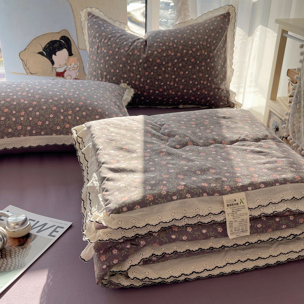 91家纺网 家纺一手货源 找家纺 梵克保罗 2026春夏新款10A抗菌全棉黑色花边云朵棉单夏被/夏被四件套空调被 云朵棉-紫调花簇