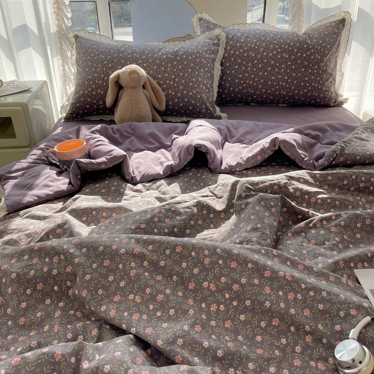 91家纺网 家纺一手货源 找家纺 梵克保罗 2026春夏新款10A抗菌全棉黑色花边云朵棉单夏被/夏被四件套空调被 云朵棉-紫调花簇