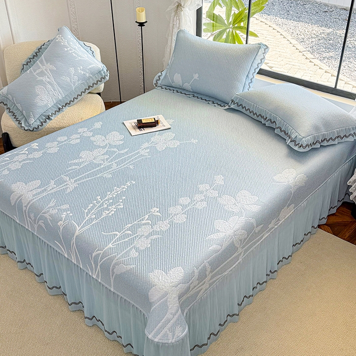 91家纺网 家纺一手货源 找家纺 （总）红夫人 2026新款凉豆豆PE高分子凉感凉席双色提花床裙款三件套--兰芝（风琴花边+三明治复合+精美手提包）