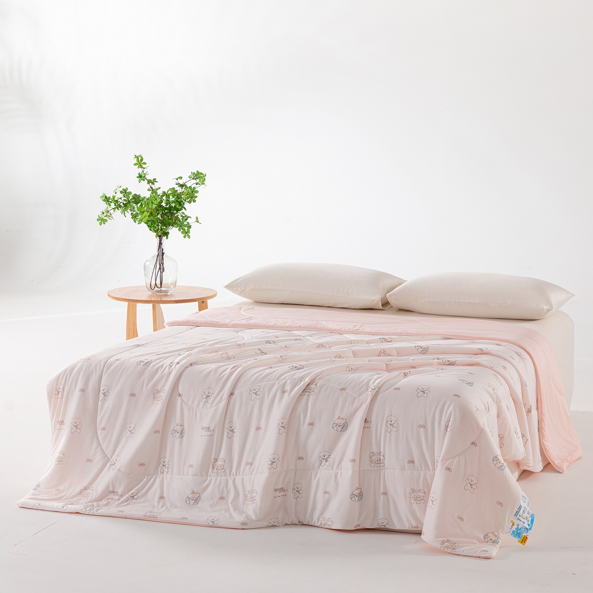 91家纺网 家纺一手货源 找家纺 卡初家居（原微来） 2026新款A类氨纶水洗冰丝凉感夏被 快乐家族-粉