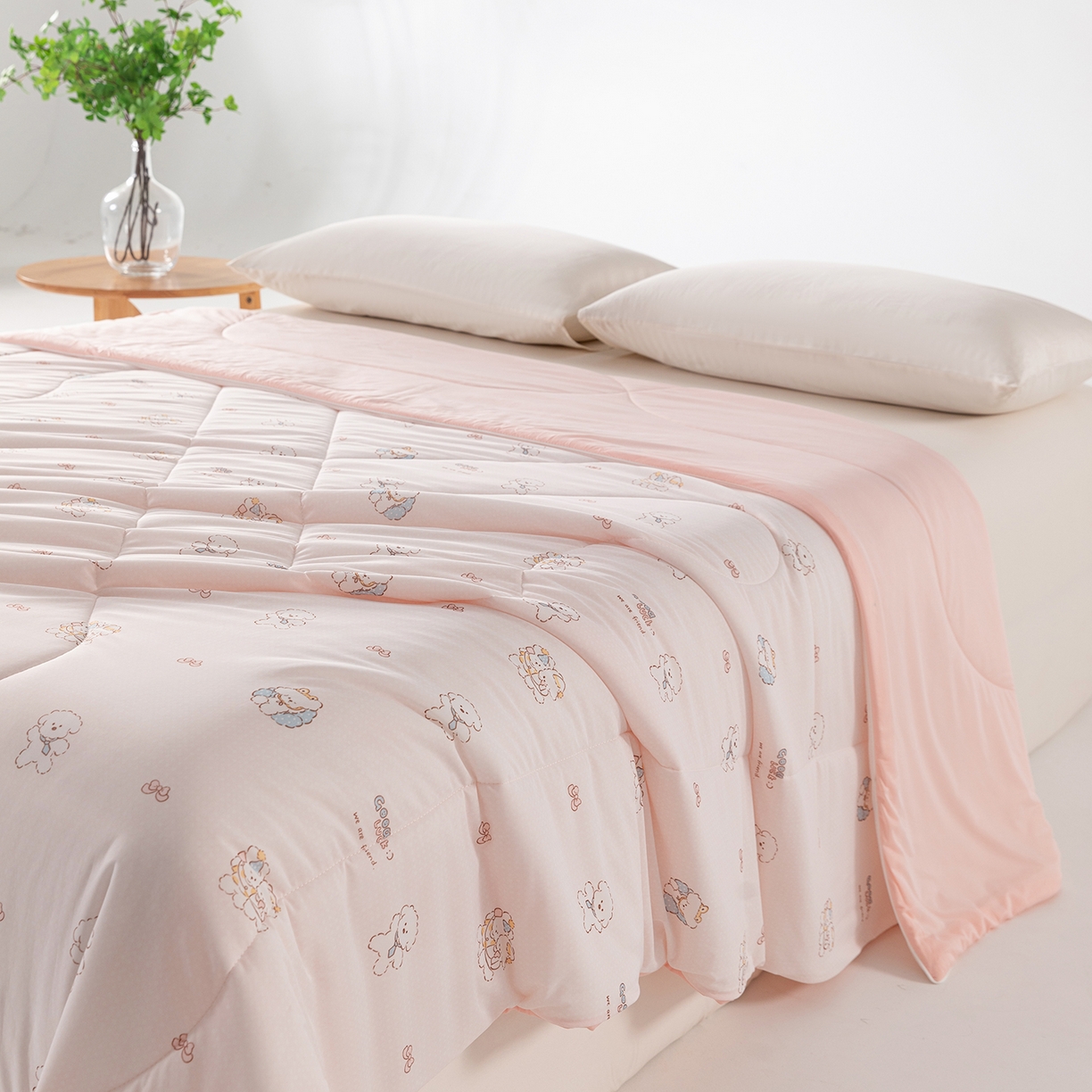 91家纺网 家纺一手货源 找家纺 卡初家居（原微来） 2026新款A类氨纶水洗冰丝凉感夏被 快乐家族-粉