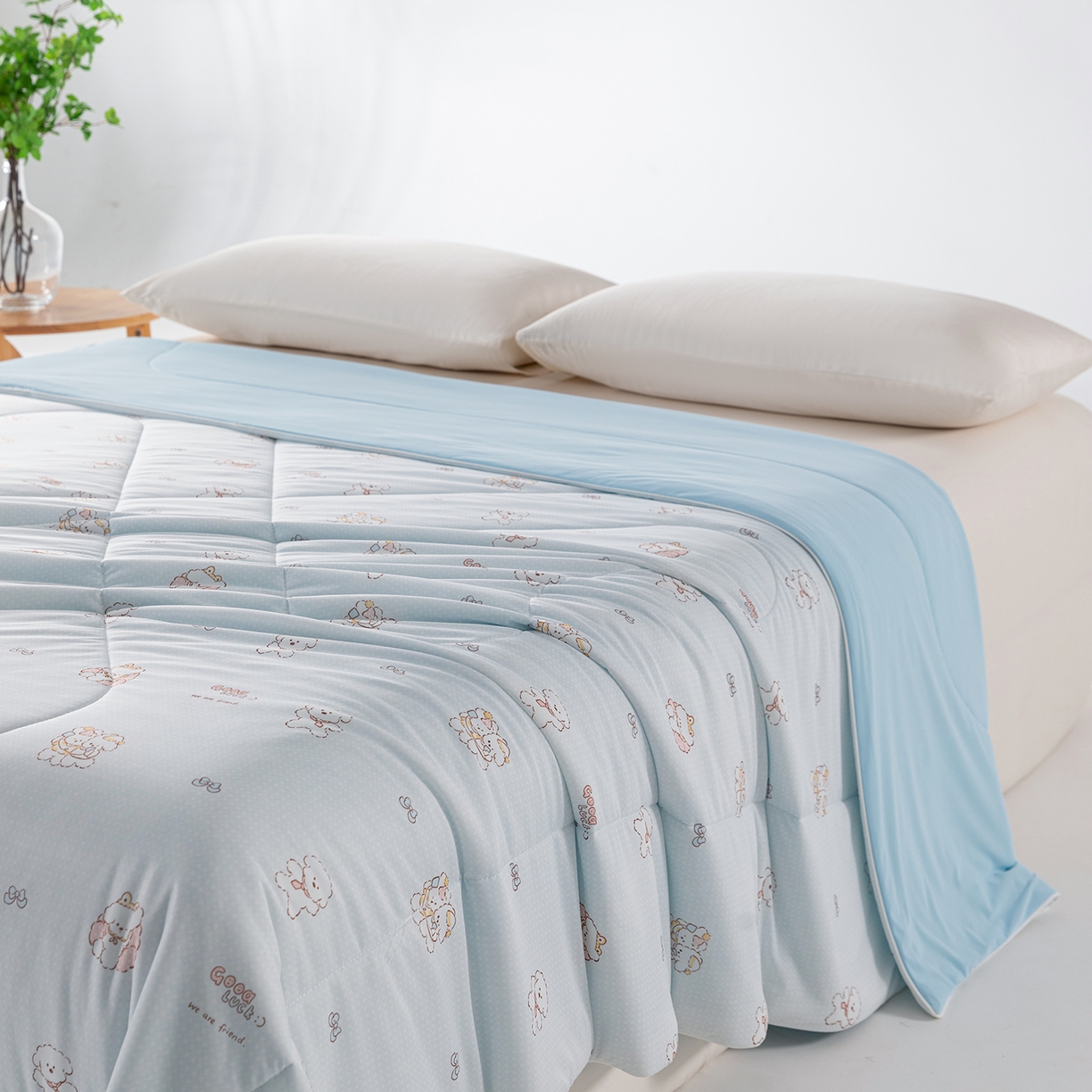 91家纺网 家纺一手货源 找家纺 卡初家居（原微来） 2026新款A类氨纶水洗冰丝凉感夏被 快乐家族-蓝