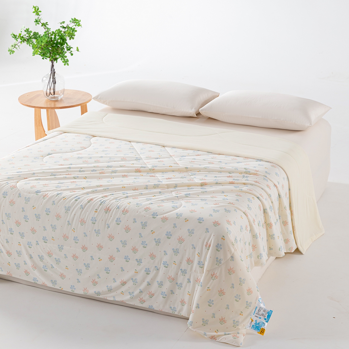 91家纺网 家纺一手货源 找家纺 卡初家居（原微来） 2026新款A类氨纶水洗冰丝凉感夏被 盛夏韵味