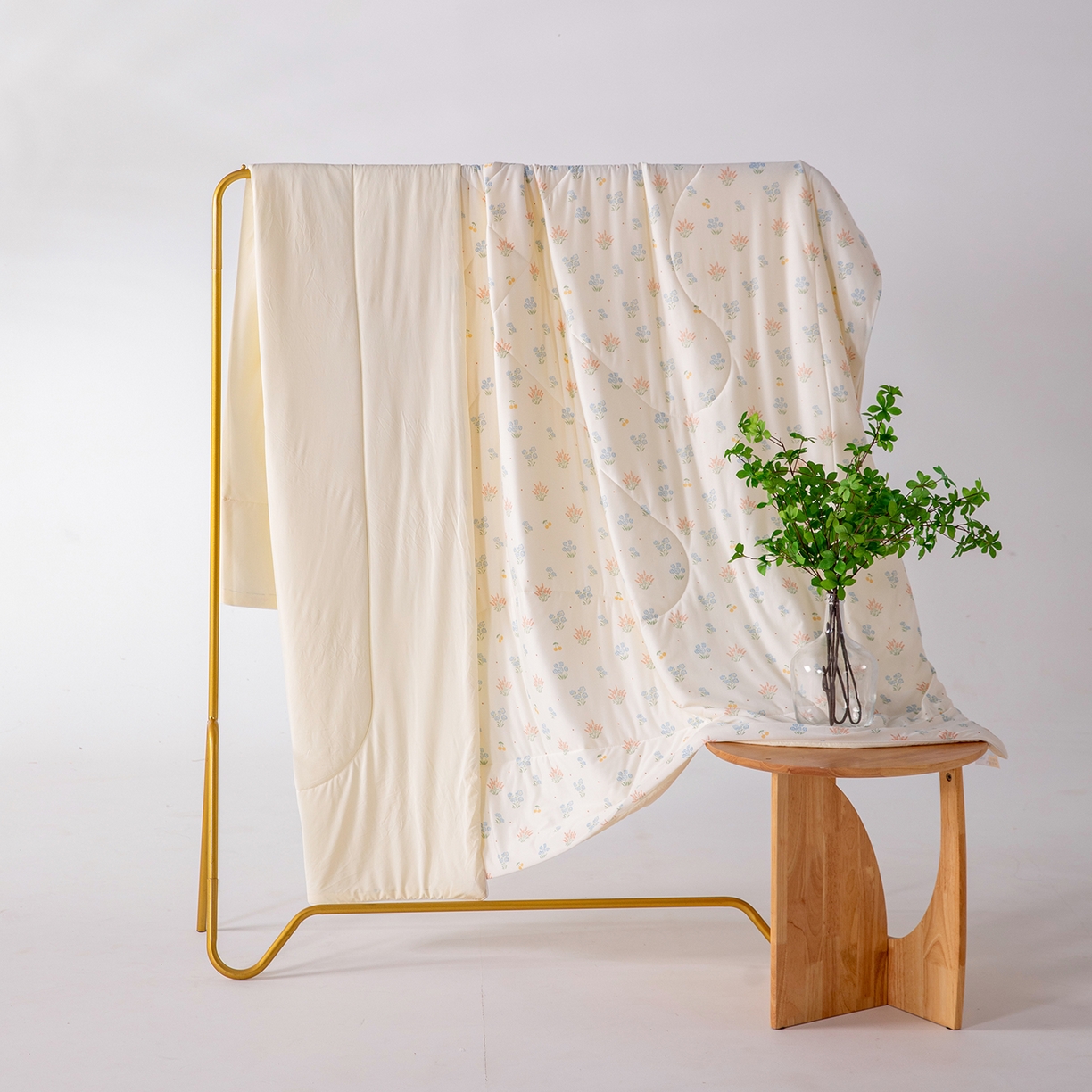 91家纺网 家纺一手货源 找家纺 卡初家居（原微来） 2026新款A类氨纶水洗冰丝凉感夏被 盛夏韵味