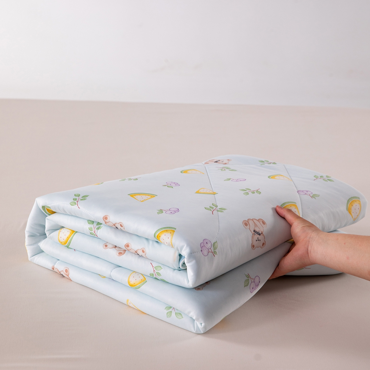 91家纺网 家纺一手货源 找家纺 卡初家居（原微来） 2026新款A类氨纶水洗冰丝凉感夏被 西瓜半夏