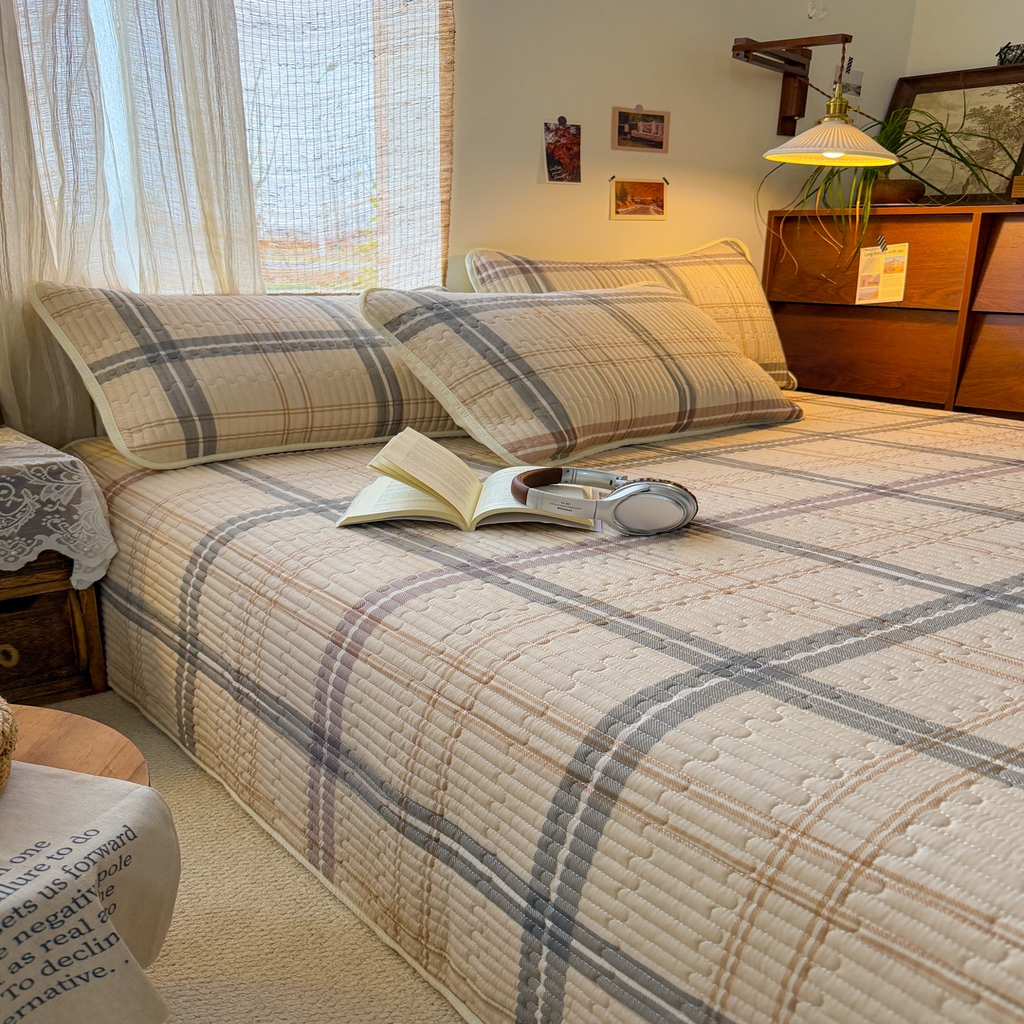 91家纺网 家纺一手货源 找家纺 （总）梵克保罗 2026新款A类小清新四季可用学生宿舍床单  单件夹棉炕盖床盖炕毯三件套