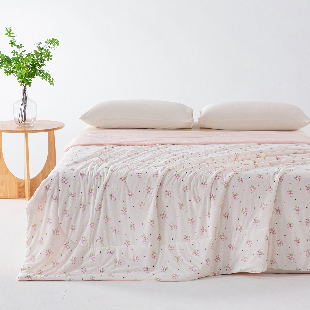 91家纺网 家纺一手货源 找家纺 卡初家居（原微来） 2026新款A类氨纶水洗冰丝凉感夏被 樱桃啵啵